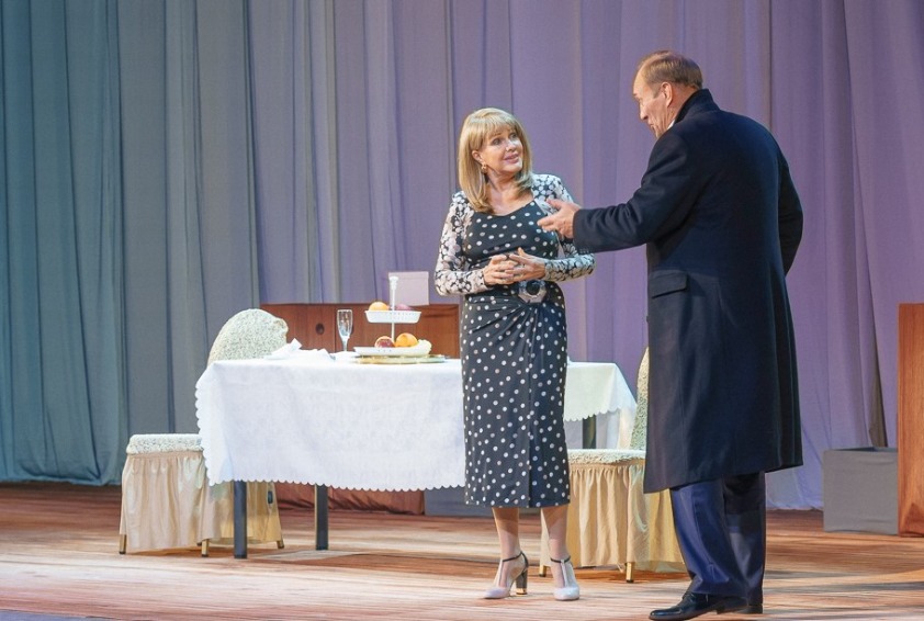 Убегая от тебя – афиша