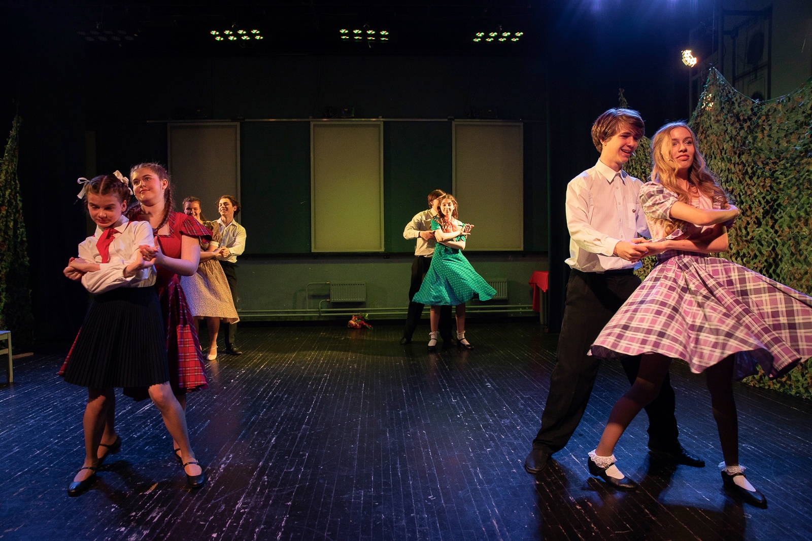 Наш 9 «Б» – афиша