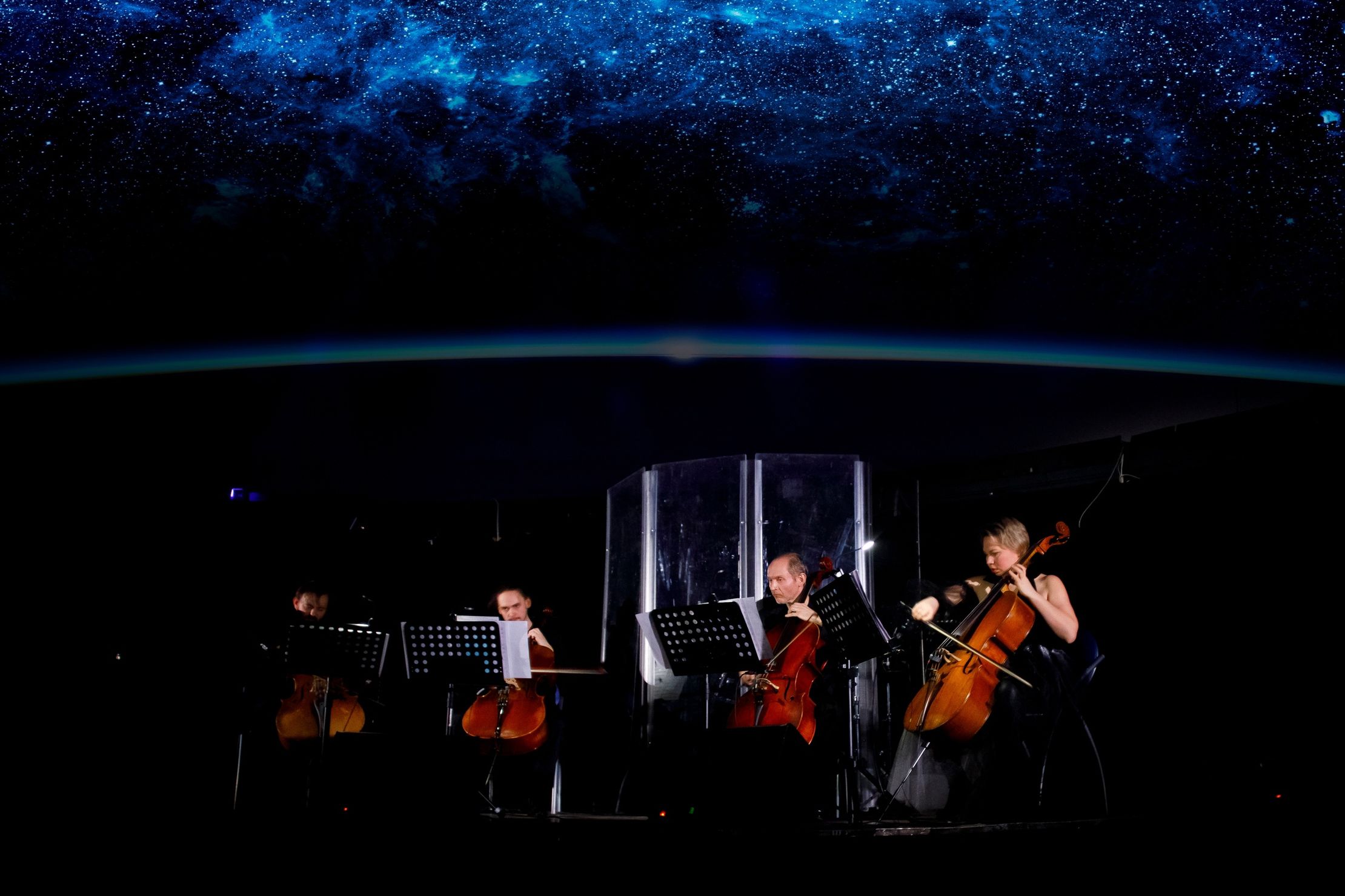 Концерт под звездами «Рок-хиты на виолончелях» – афиша