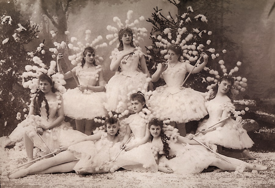 Балетное зазеркалье – афиша