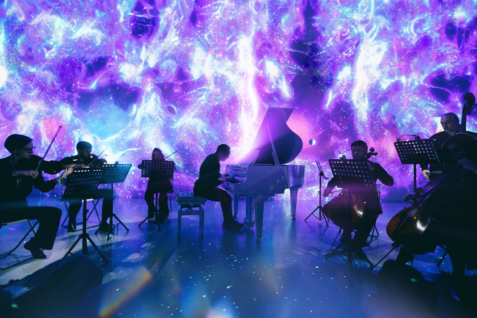 Ночной концерт: Подводный мир Людовико Эйнауди. HighTime Orchestra – афиша