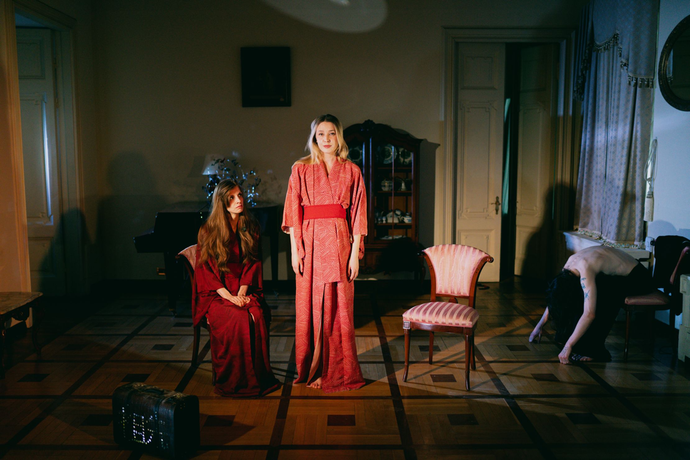 Чемодан – афиша