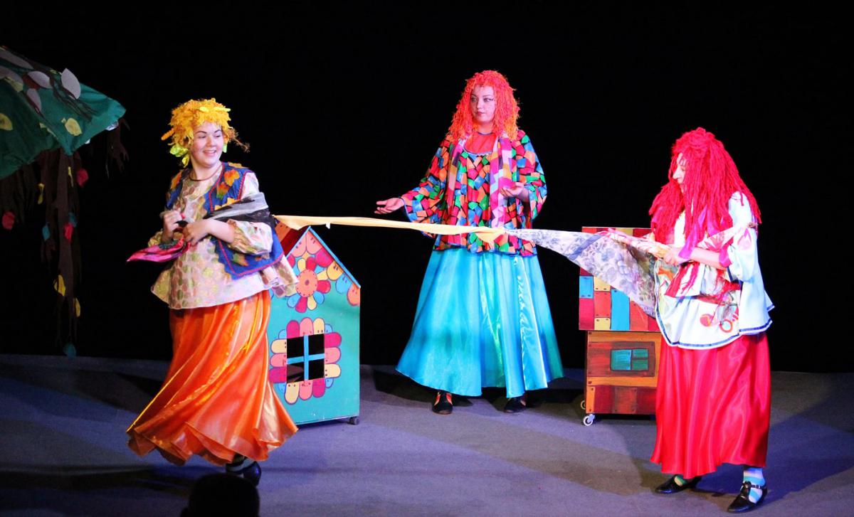 Бабки Ежки и листопад – афиша