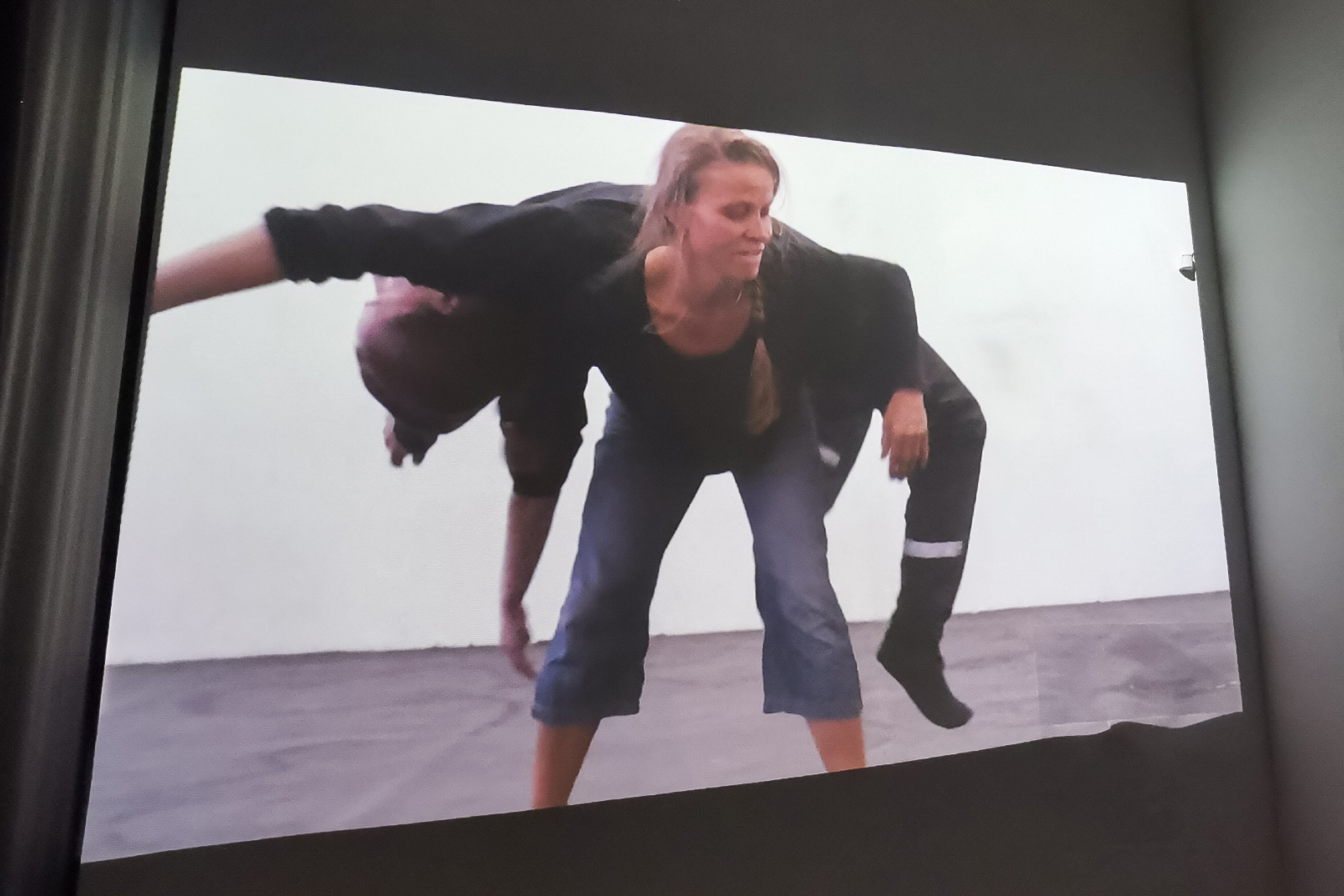 Искусство быть рядом – афиша