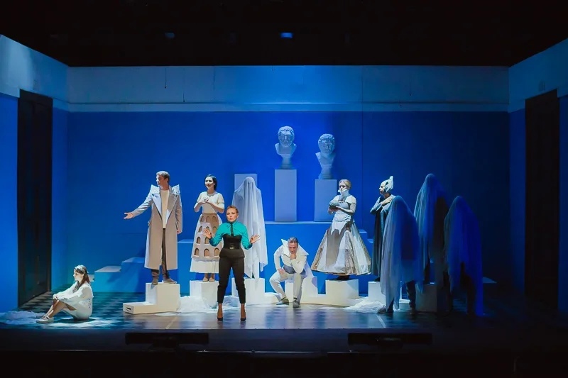 Антигона – афиша