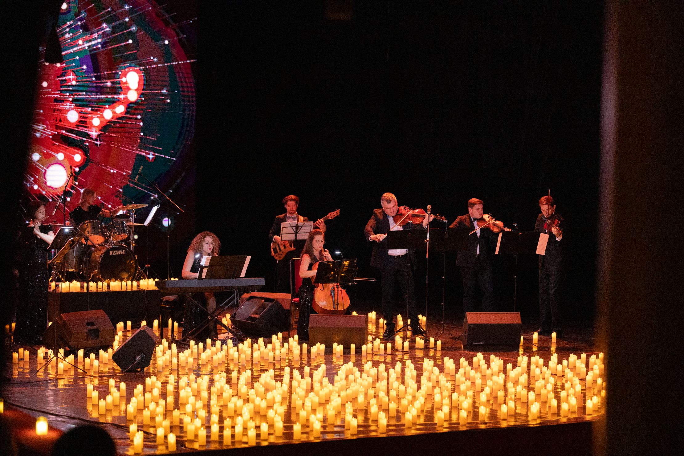 Концерт при свечах. Великие саундтреки от Людовика Эйнауди до Marvel и другие – афиша