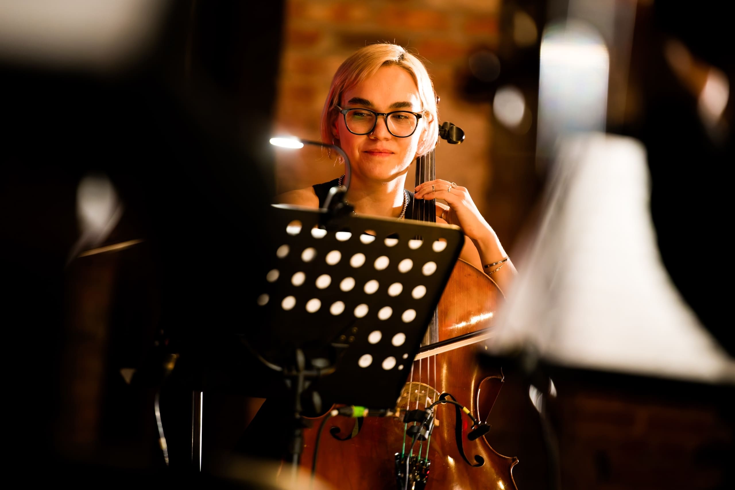 Рождественский концерт «Легенды русского рока на виолончелях» при свечах – афиша