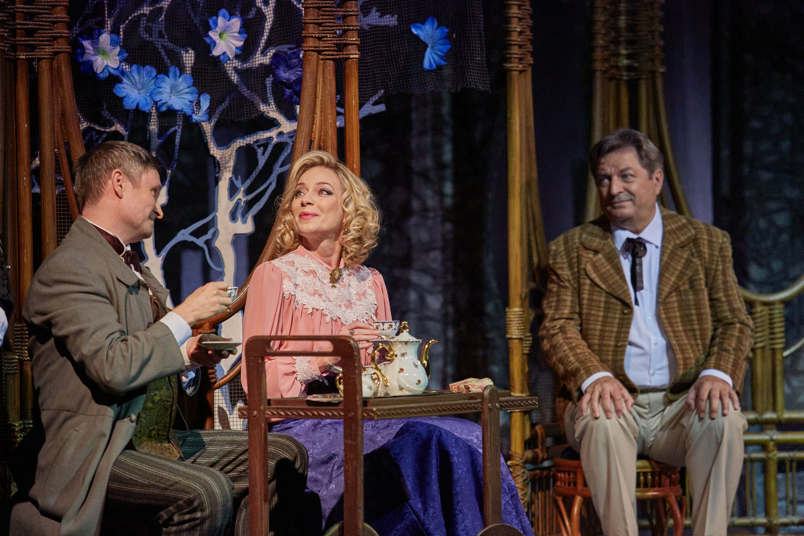 Вишневый сад – афиша