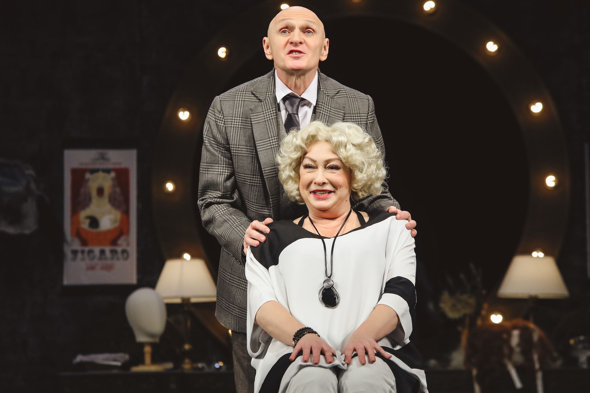 Актриса – афиша