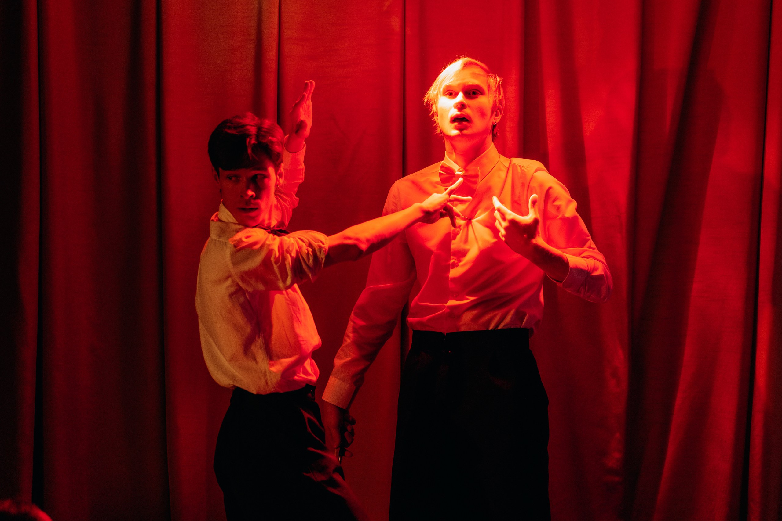 Почему Чайковский спрятался под диваном? – афиша