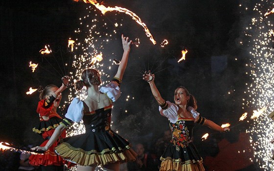IV Фестиваль уличных театров «Вселенский карнавал огня» – афиша