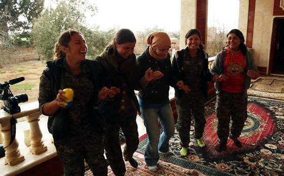 Ее война: Женщины против ИГИЛ – афиша