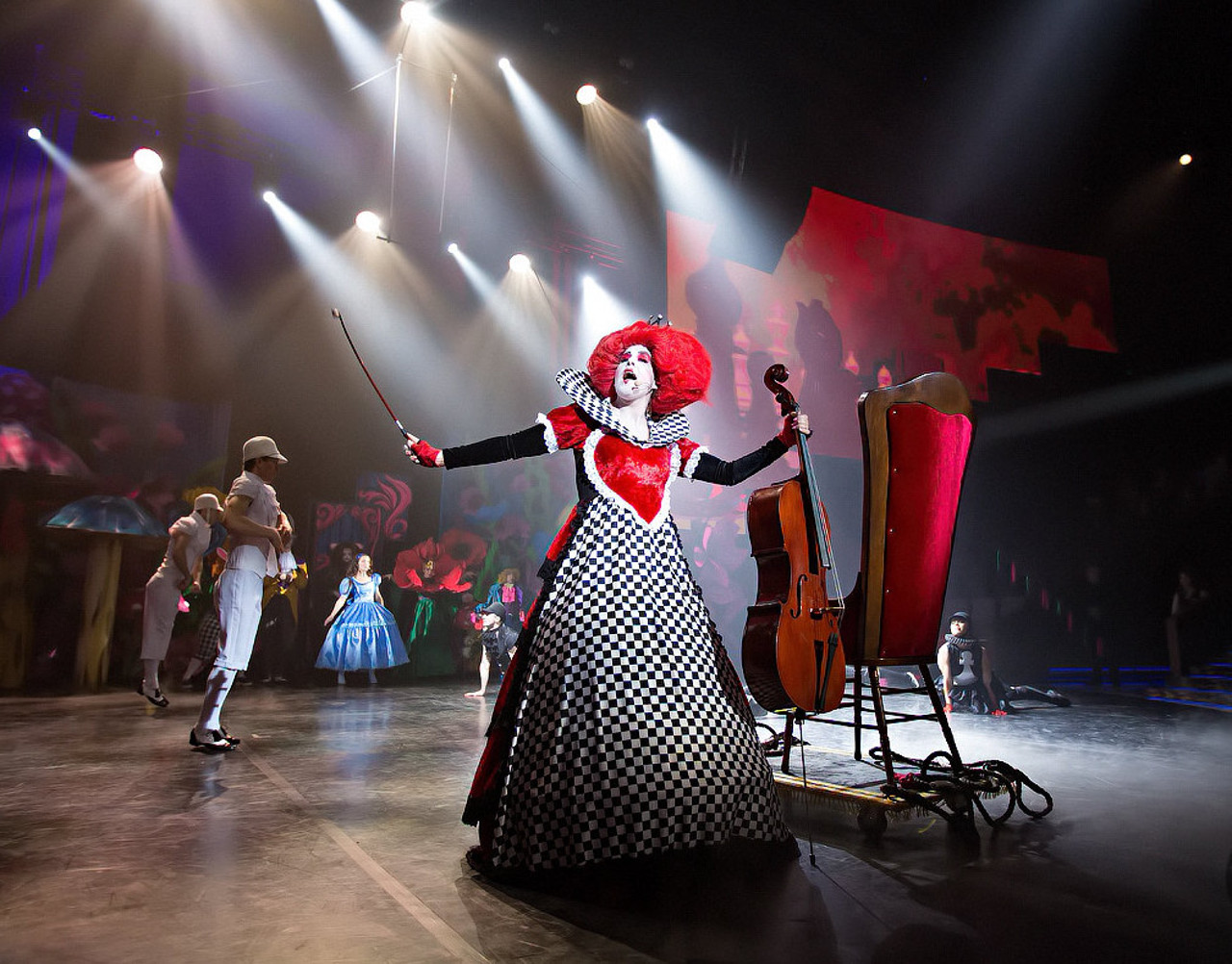 Музыкально-цирковое шоу «Алис�а» – афиша