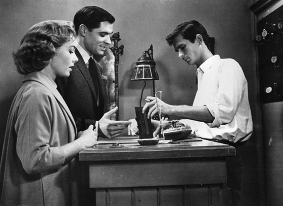 Джон Гэвин – фото