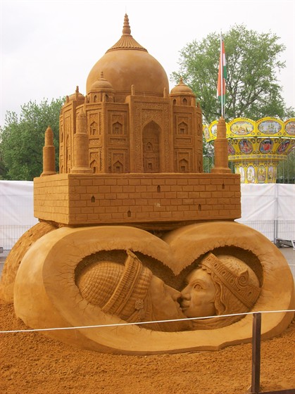 Чемпионат мира по скульптуре из песка – афиша